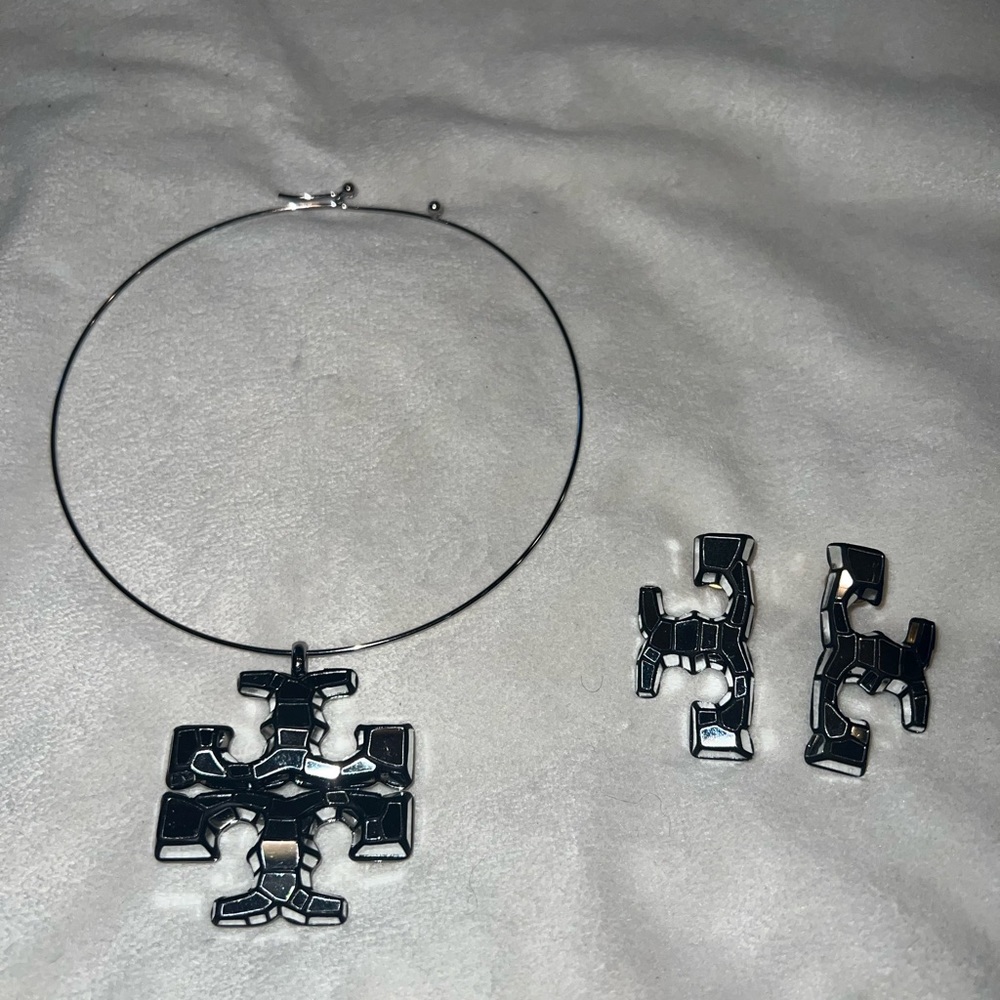 Tory Burch Logo - Detailed Choker and Earrings - BRAND NEW
